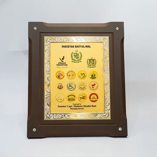 Wooden Shield With China Metal Plate With Box