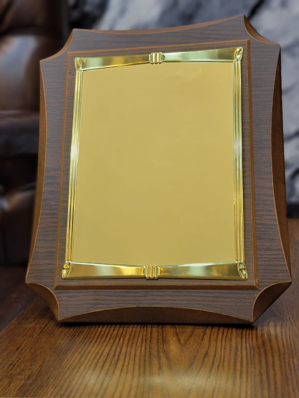 Wood Shield with China Plate with Box